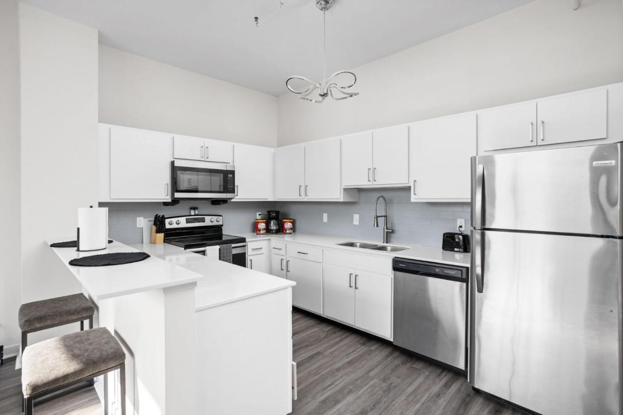 אינדיאנפוליס 2Br 2Ba In The Block Apartment By Cozysuites מראה חיצוני תמונה