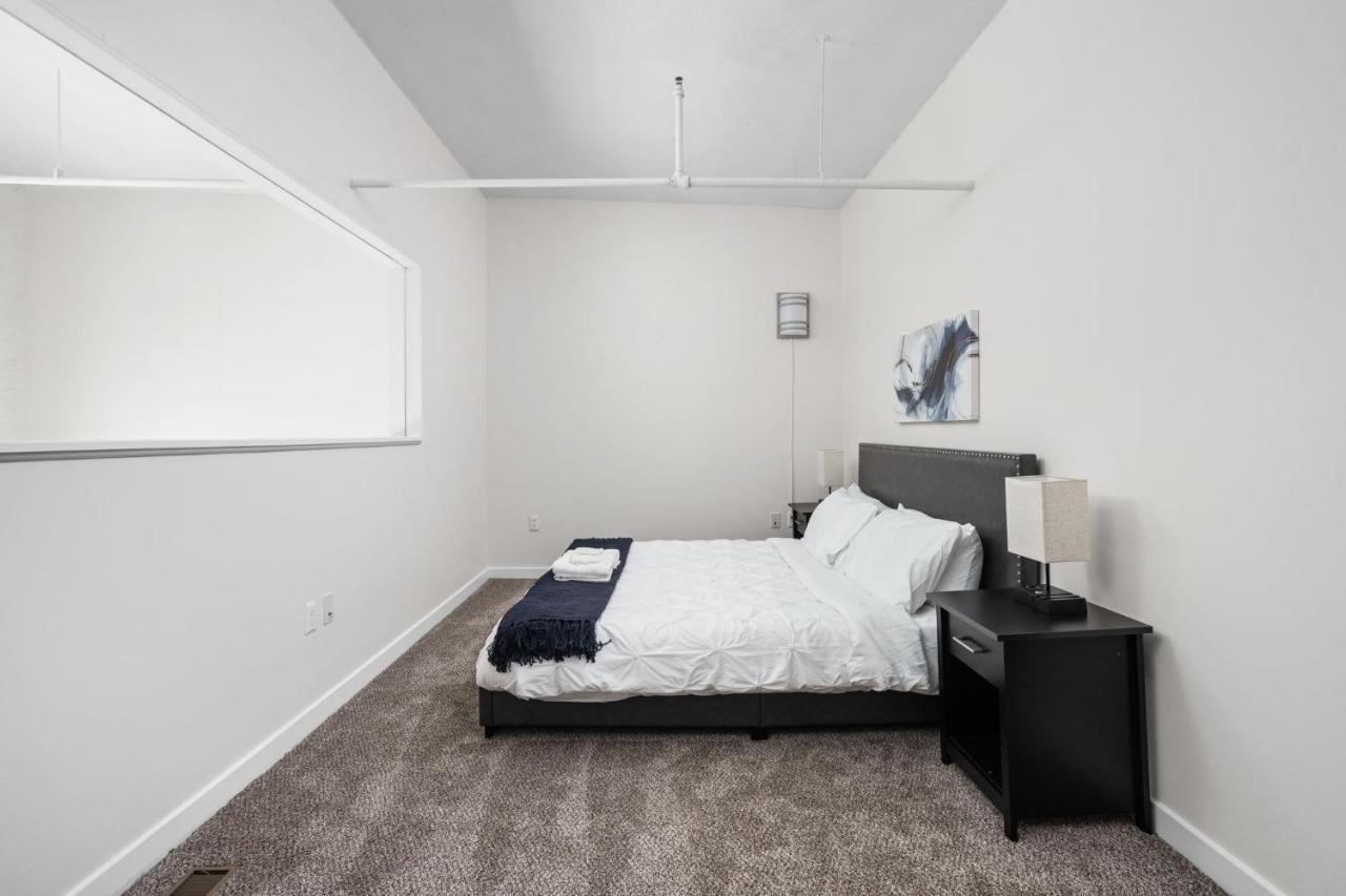 אינדיאנפוליס 2Br 2Ba In The Block Apartment By Cozysuites מראה חיצוני תמונה