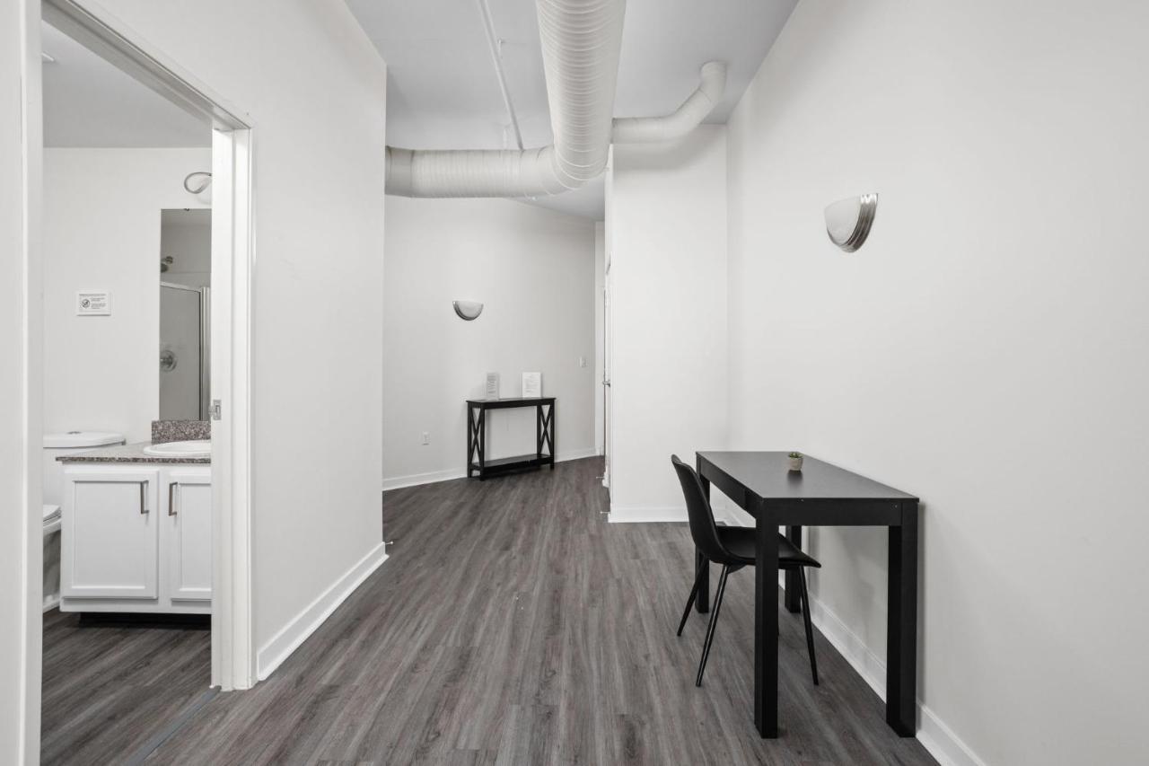 אינדיאנפוליס 2Br 2Ba In The Block Apartment By Cozysuites מראה חיצוני תמונה